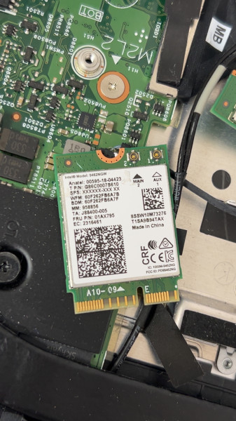 Remplacement d'une carte wifi/bluetooth sur un ordinateur portable